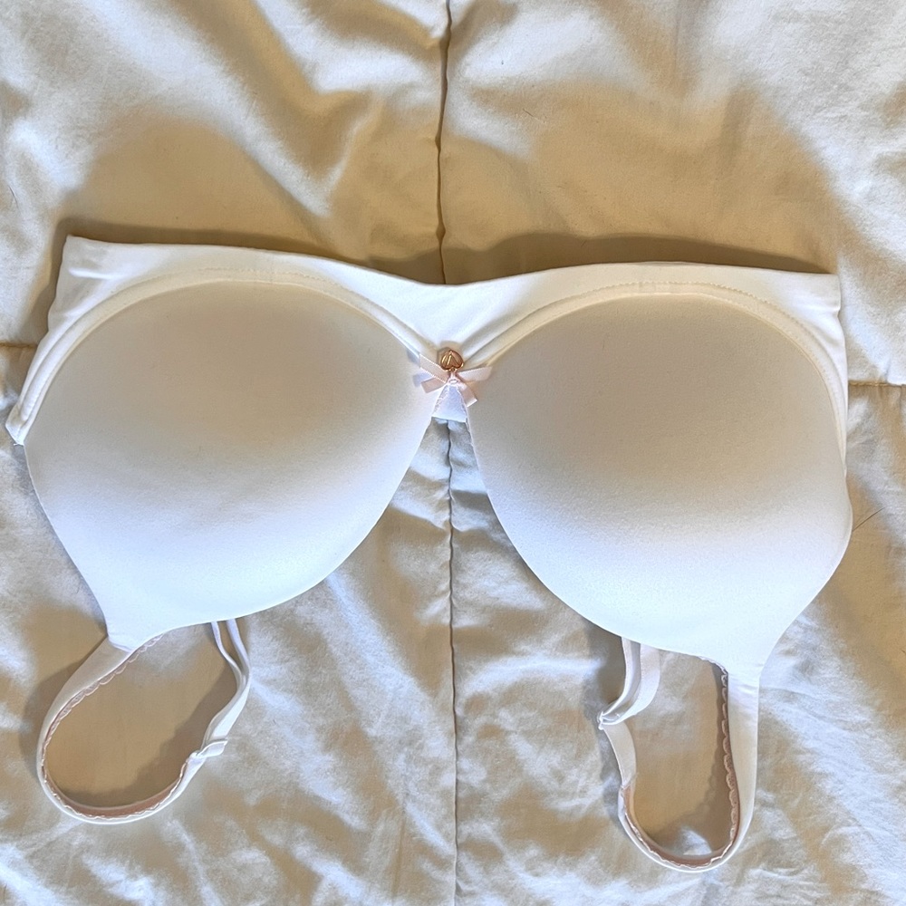 EUC Victorias 32DD white bra